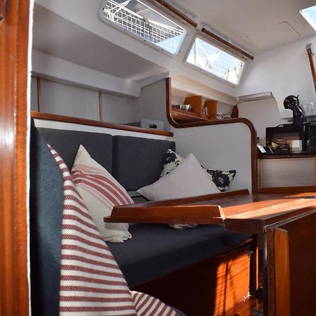 Velero En Puerto De Valencia - E&M Boats Hotel Ngoại thất bức ảnh
