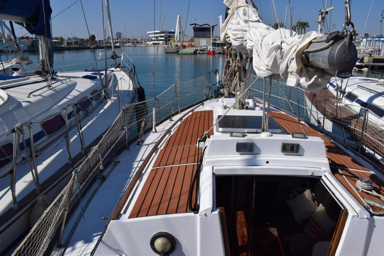 Velero En Puerto De Valencia - E&M Boats Hotel Ngoại thất bức ảnh