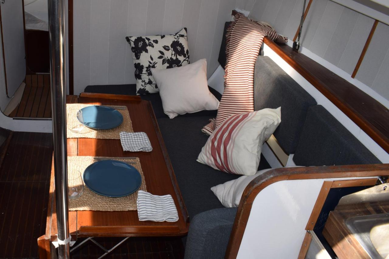 Velero En Puerto De Valencia - E&M Boats Hotel Ngoại thất bức ảnh